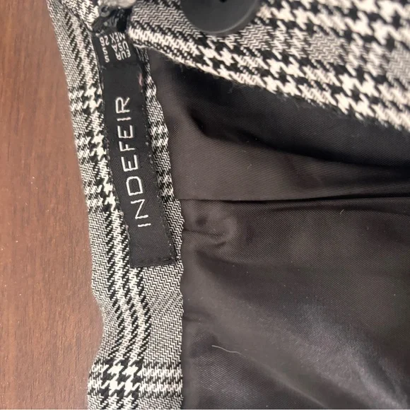 Women's Plaid Pleated Mini Skirt - Gray - Picture 4 of 7